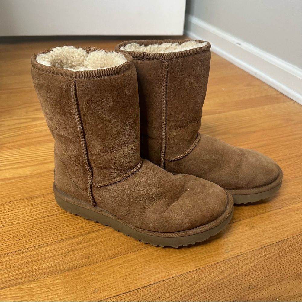 Ugg classic short women’s